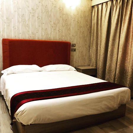 Igiban Hotel Мілан Екстер'єр фото
