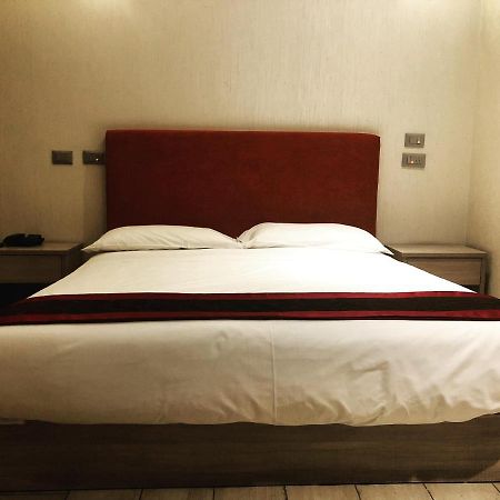 Igiban Hotel Мілан Екстер'єр фото